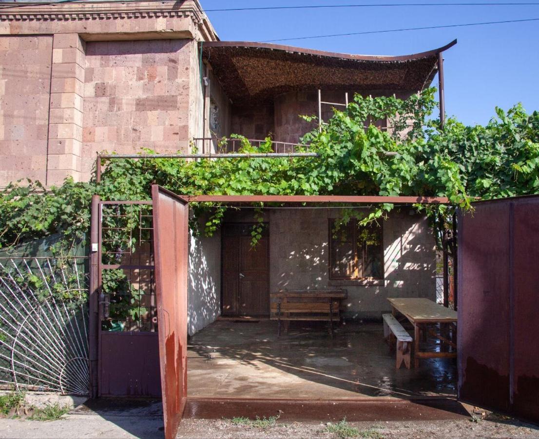 B&B Sunrise House Aygavan Bagian luar foto